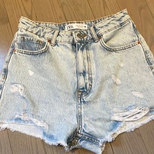Zara jean shorts size 4